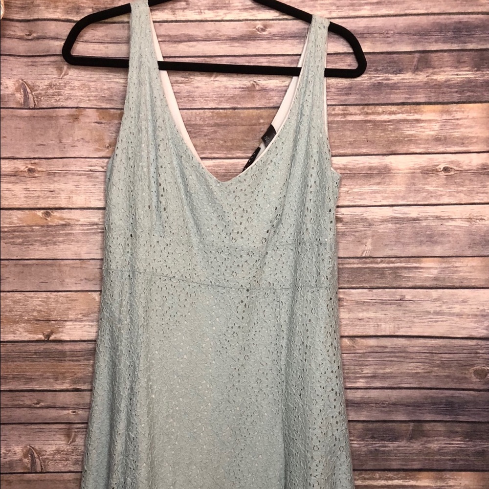 Sleeveless dress